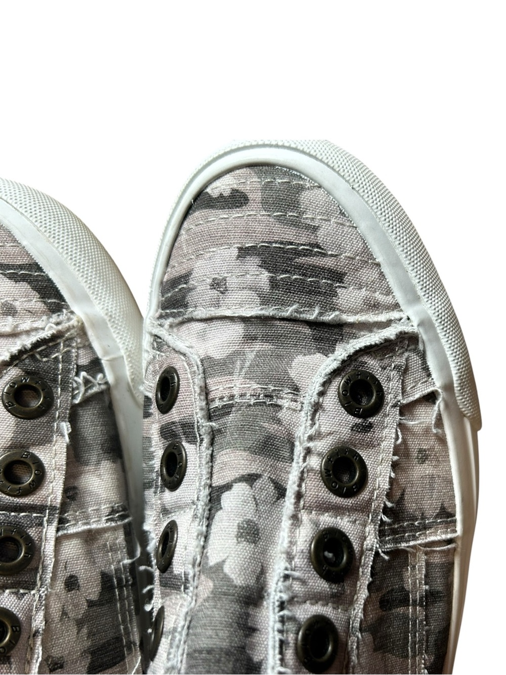 Blowfish Malibu Slip On Shoes Womens 6.5 Gray Floral Canvas Casual - Picture 6 of 11